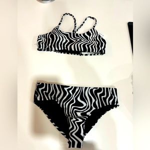 TILLY’S girl zebra print reversable swimsuit
